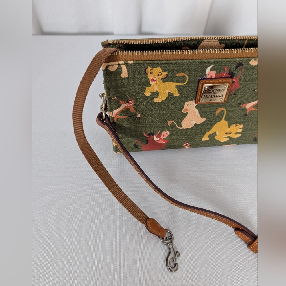 Dooney & Bourke Disney Green 1997 Lion King Crossbody Bag EUC - Picture 13 of 16